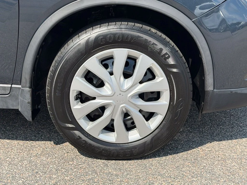 Used 2014 Blue Nissan S image 26