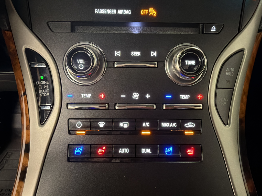 Used 2017 Gray Lincoln Reserve image 20
