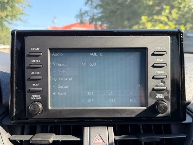 Used 2019 Pearl Toyota XLE image 17