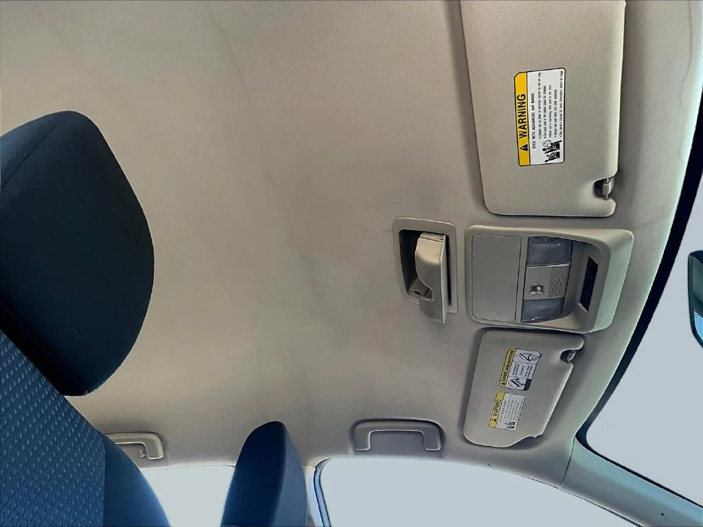 Used 2020 White Mitsubishi ES image 29