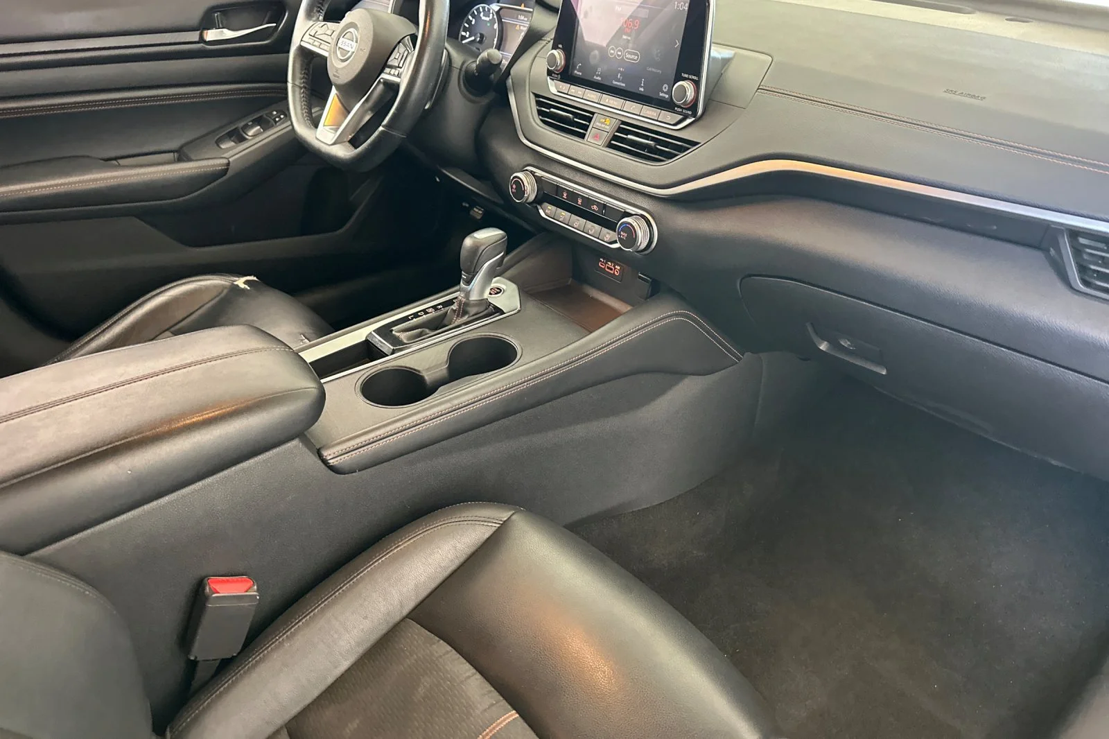 Used 2019 Red Nissan 2.5 SR image 15