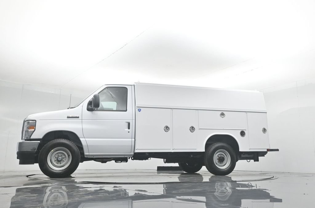 New 2026 Oxford White Ford Base image 85