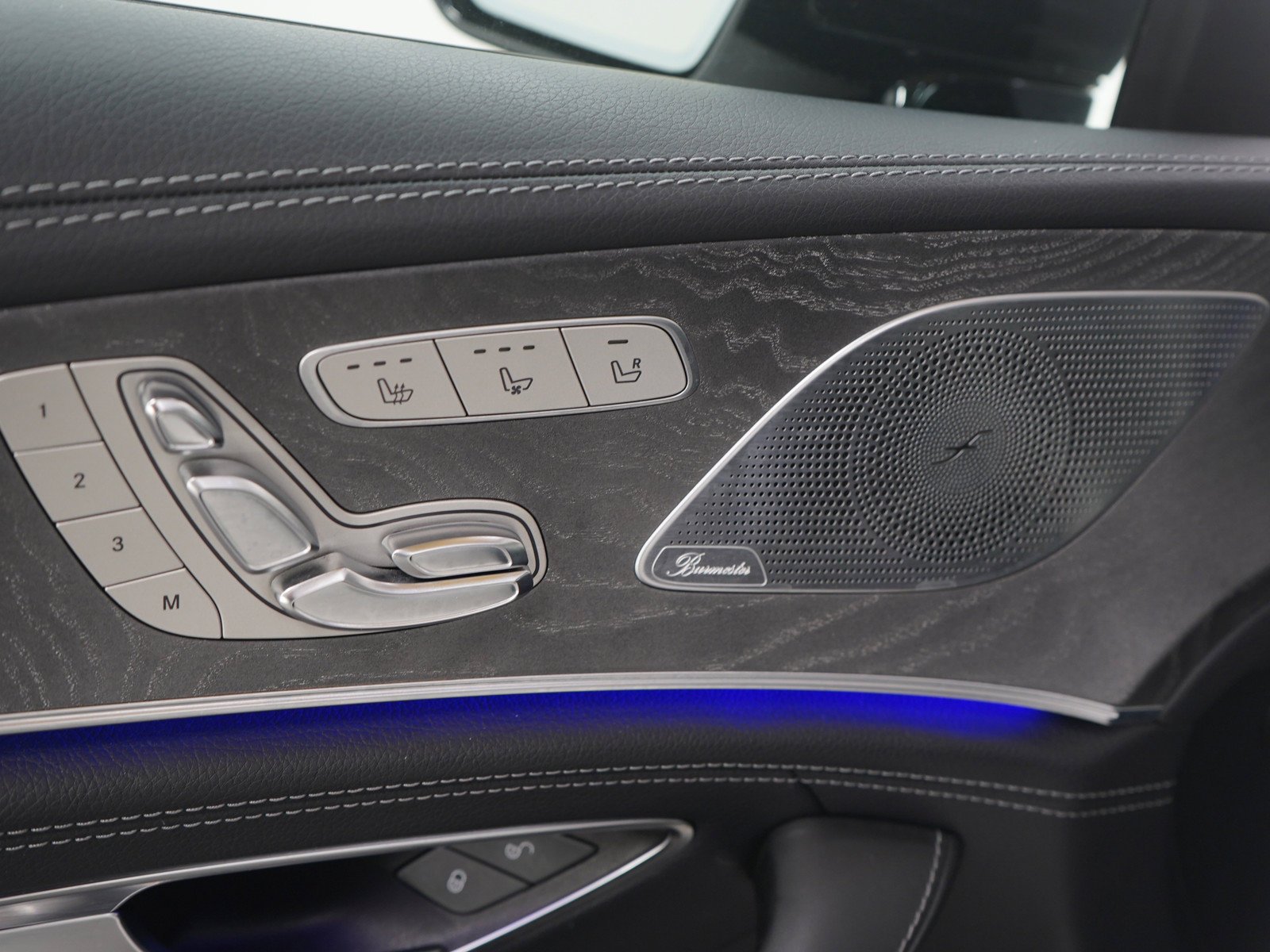 Used 2019 Polar White Mercedes-Benz Base image 25