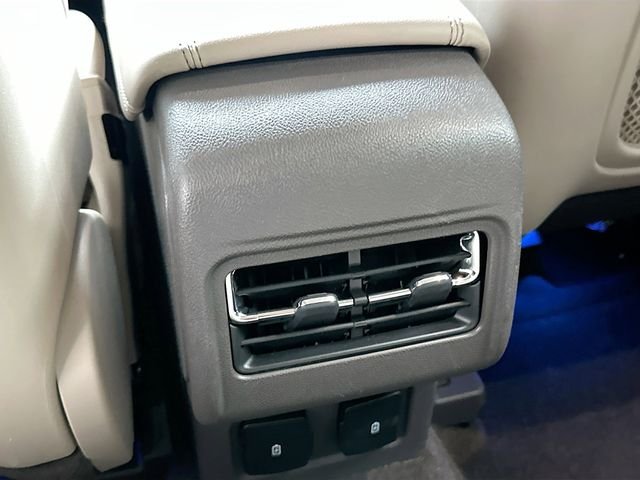 Used 2023 White Lincoln Reserve image 26