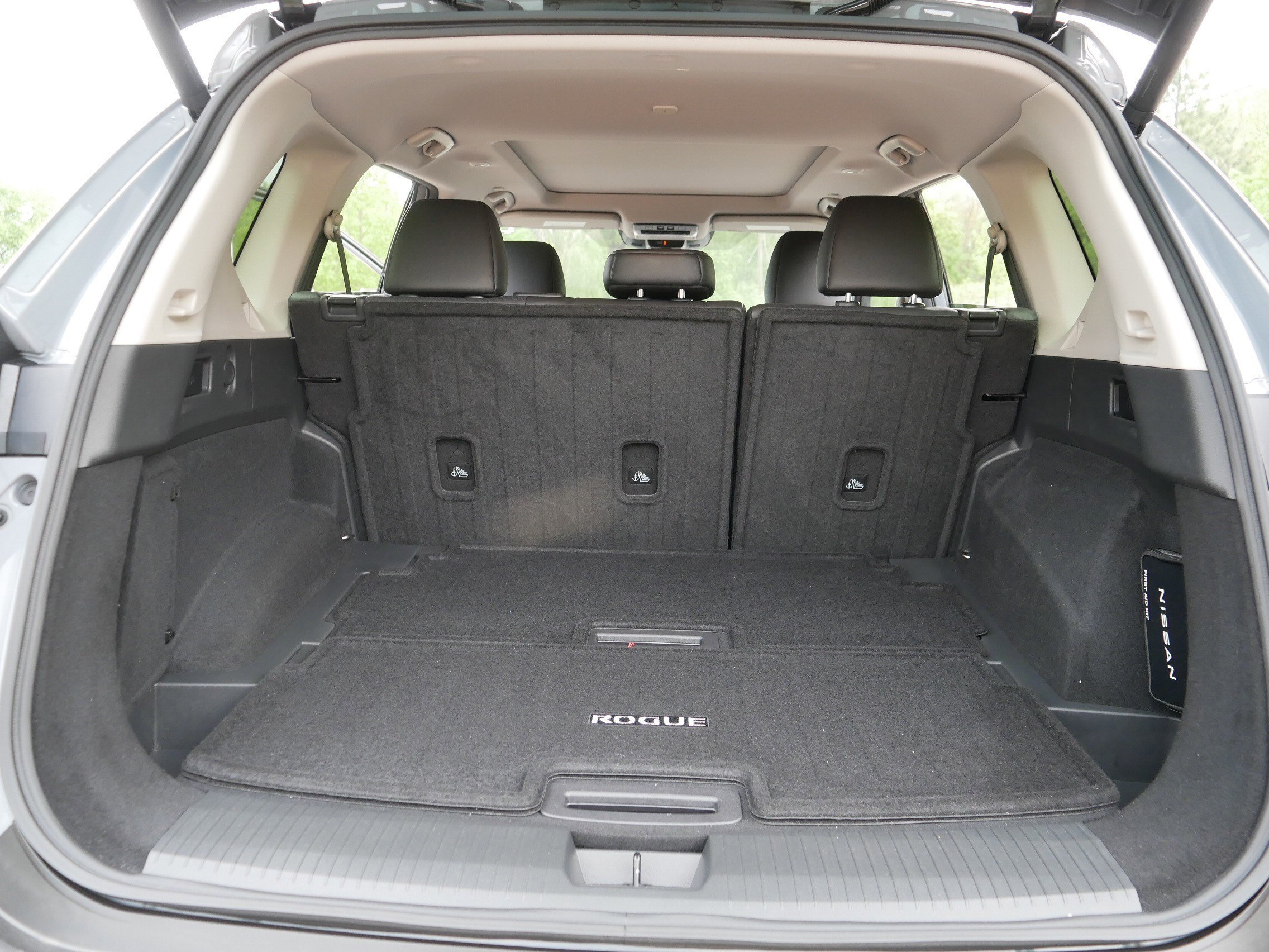 Used 2023 Boulder Gray Pearl Nissan Platinum image 18