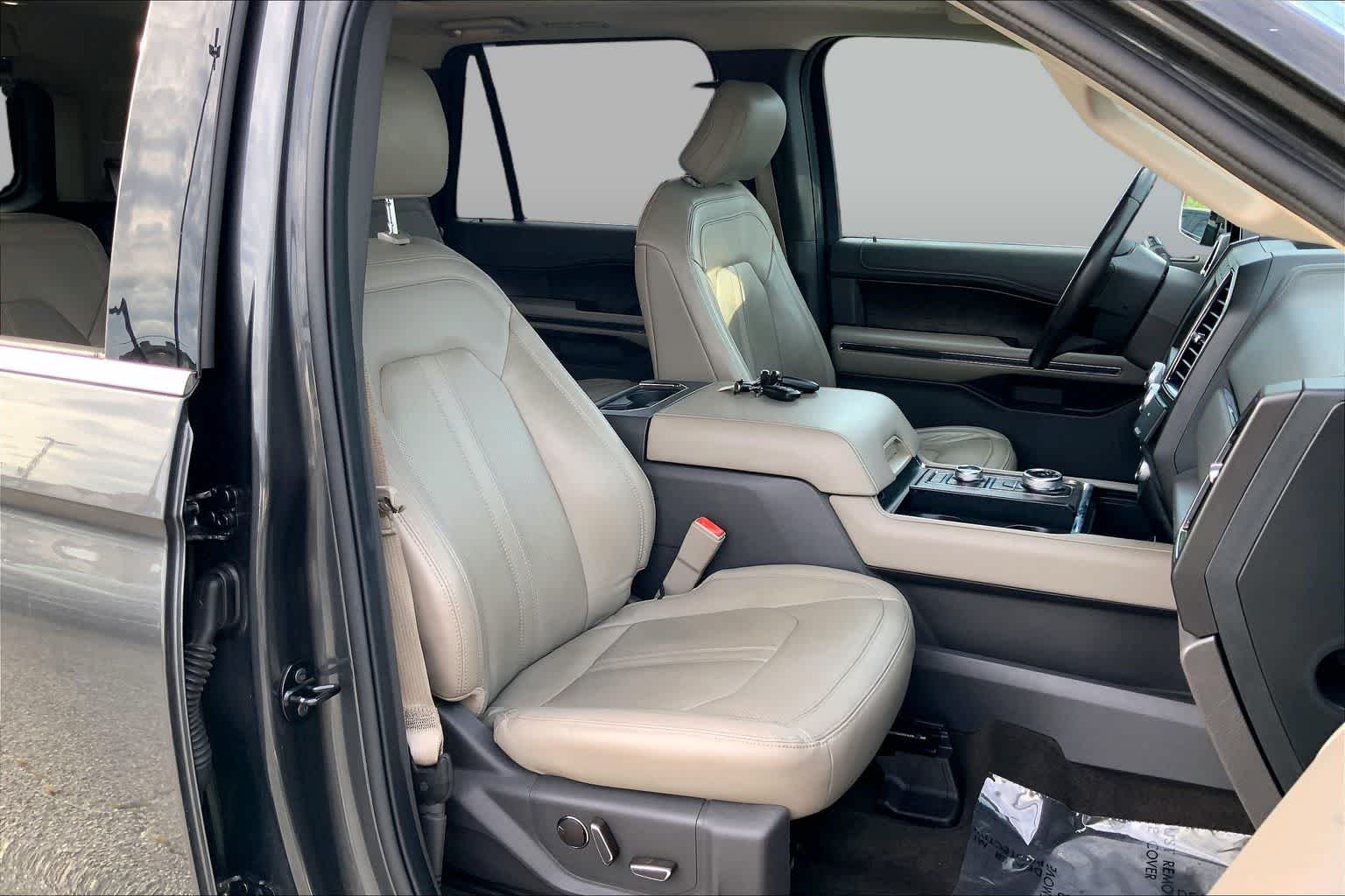 Used 2020 Magnetic Metallic Ford Limited image 9