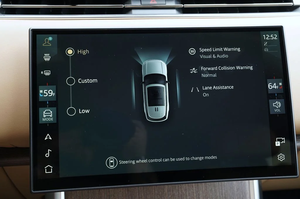 New 2026 British Racing Green Land Rover SE image 26
