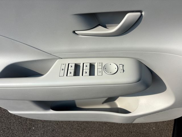 Used 2024 White Hyundai SEL image 15