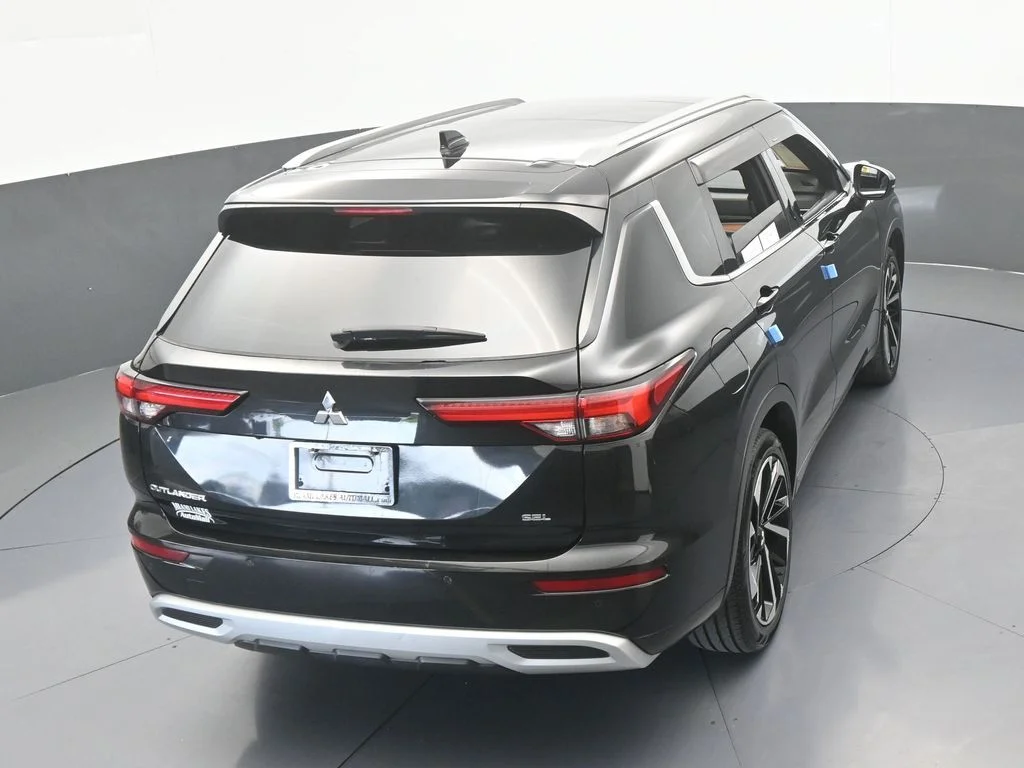 Used 2022 Black Mitsubishi SEL image 62