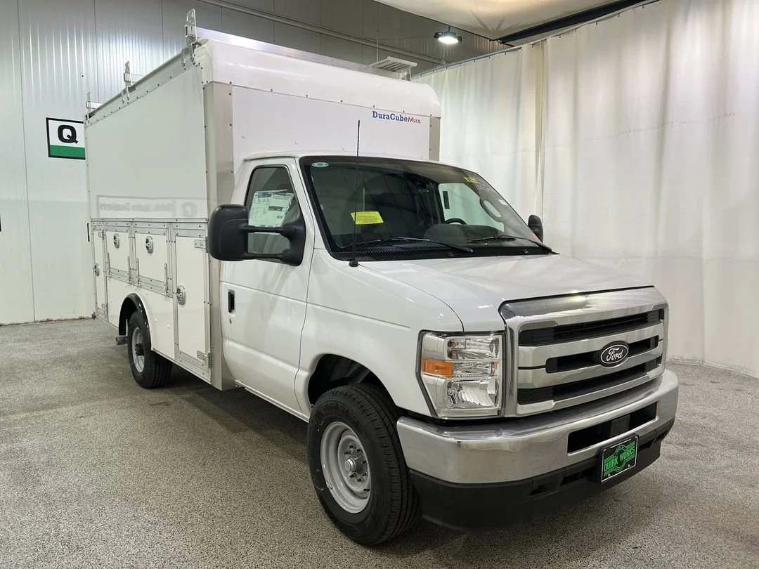 New 2026 Oxford White Ford E-350 SRW image 1