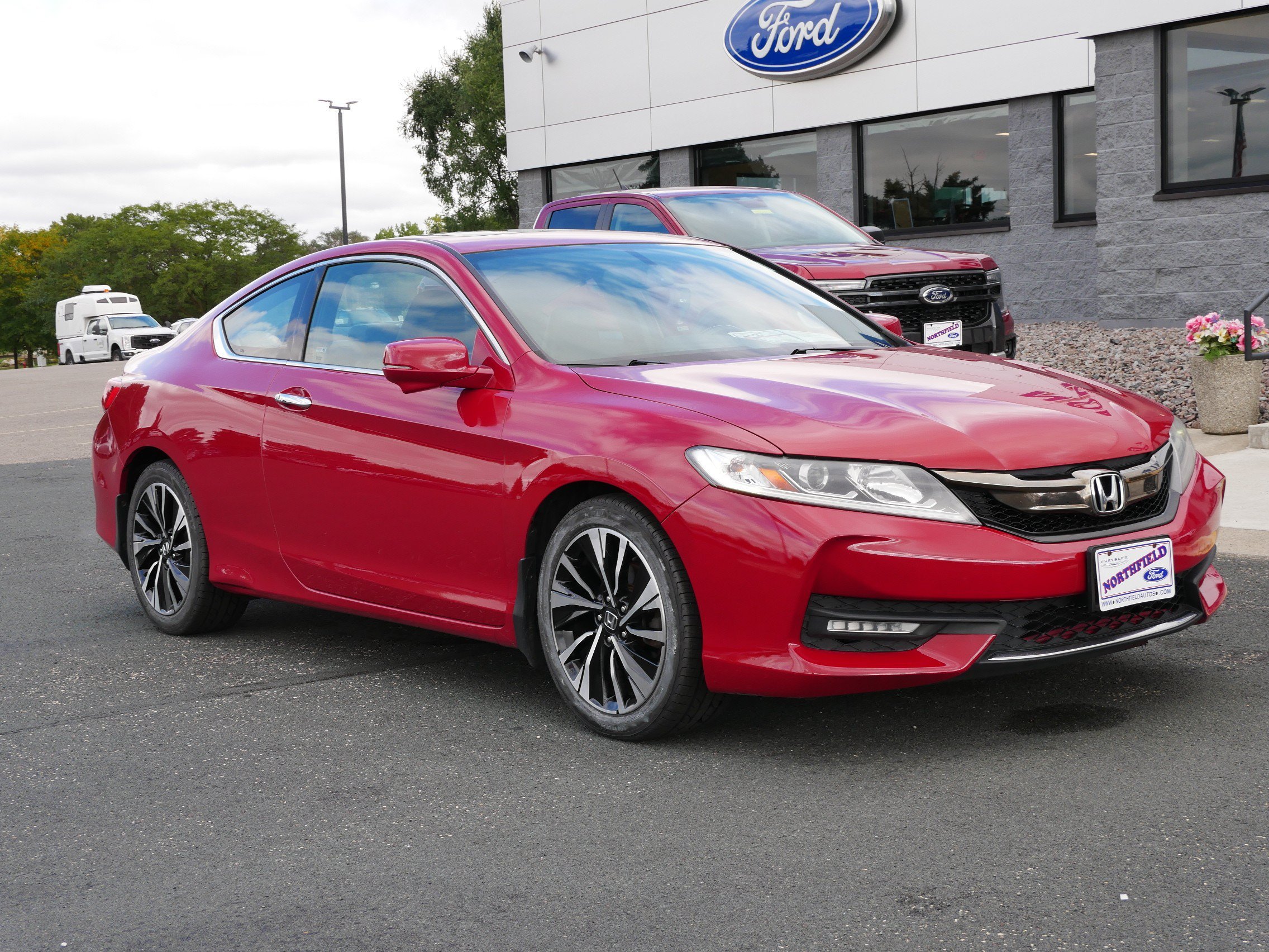 Used 2016 Honda Accord EX-L with VIN 1HGCT1B82GA013500 for sale in Northfield, Minnesota