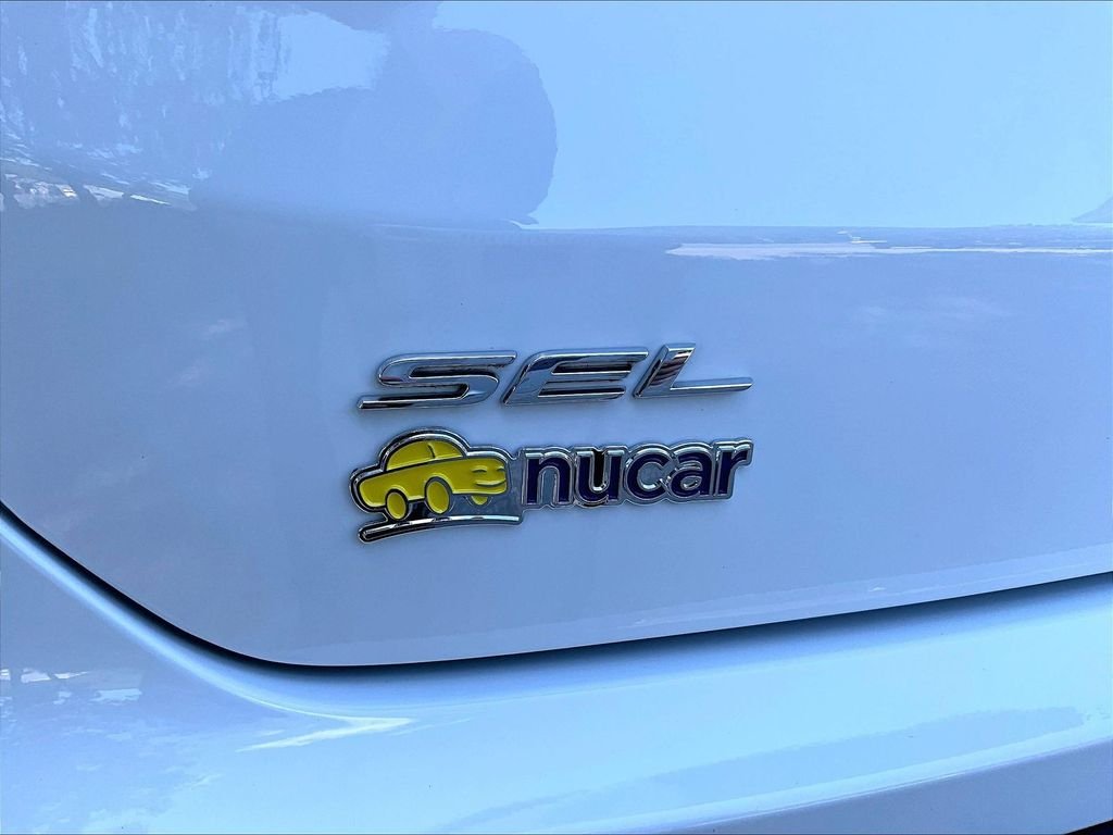 Used 2022 White Ford SEL image 28
