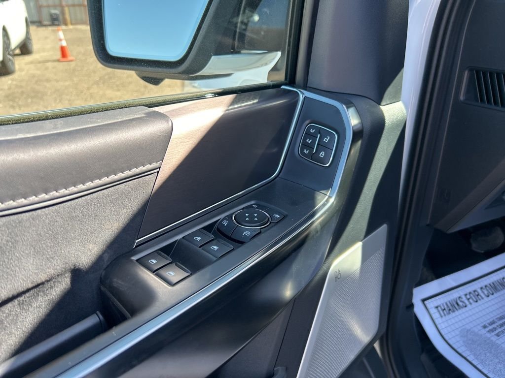 New 2026 Star White Metallic Tri-Coat Ford Platinum image 14