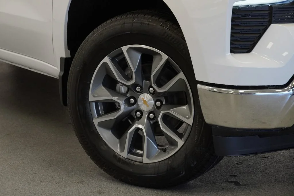 New 2026 Summit White Chevrolet LT image 10