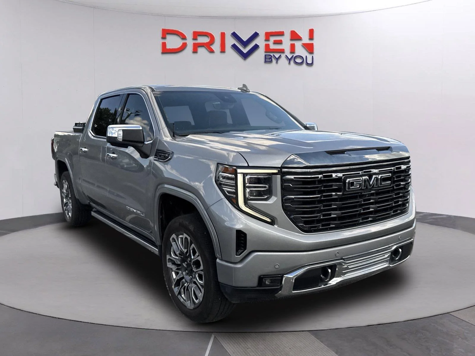 Used 2023 STERLING METALLIC GMC Denali Ultimate image 1