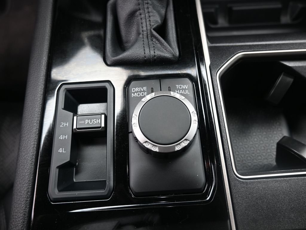 Used 2025  Toyota Limited image 4