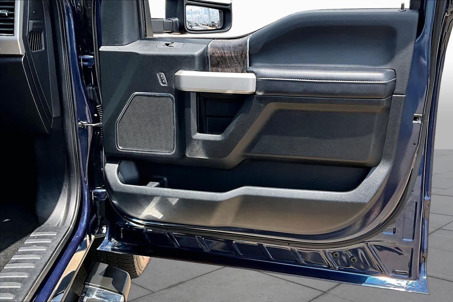 Used 2019 Blue Jeans Metallic Ford LARIAT image 22