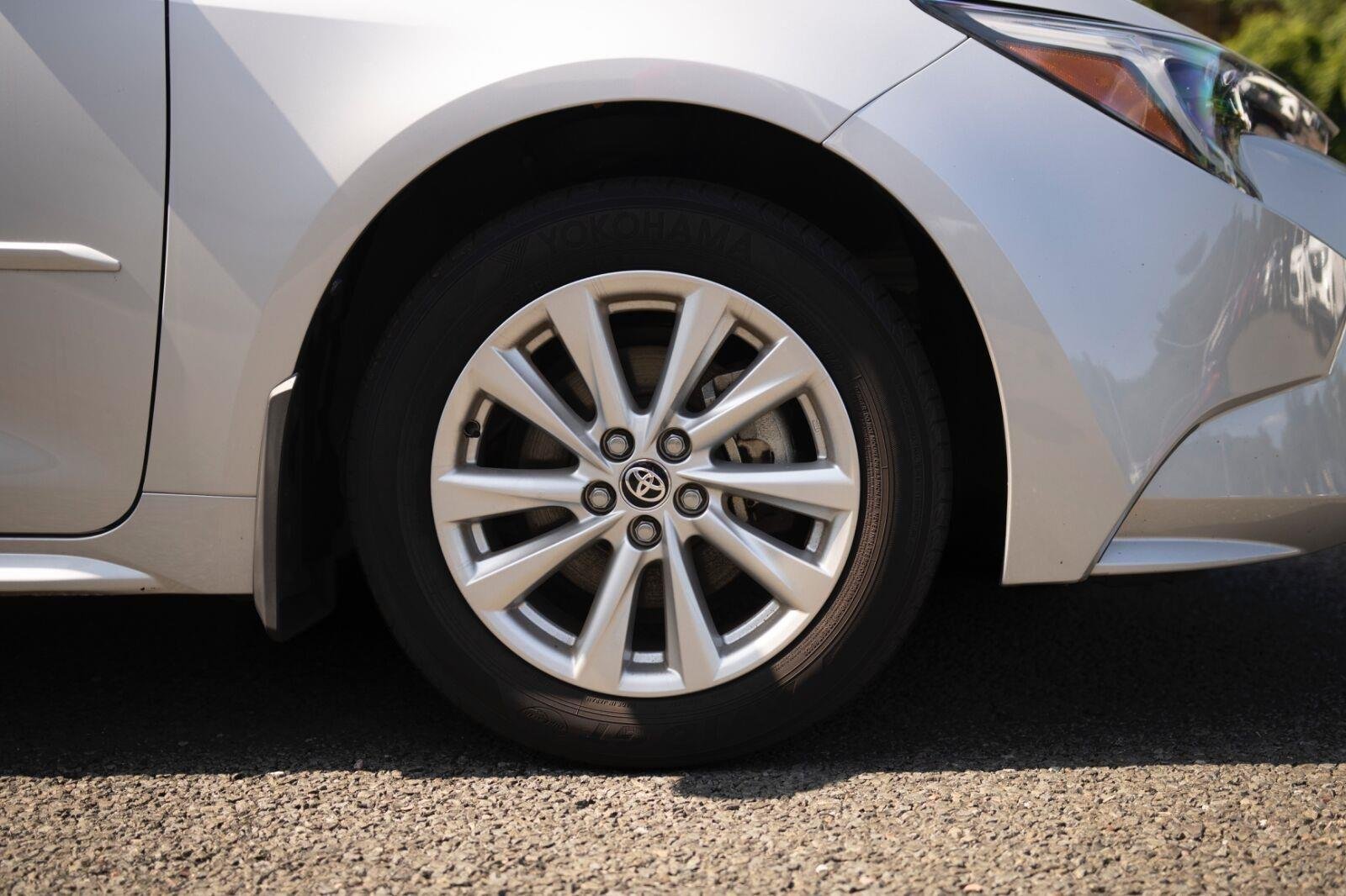 2024 Toyota Corolla LE - Photo 25