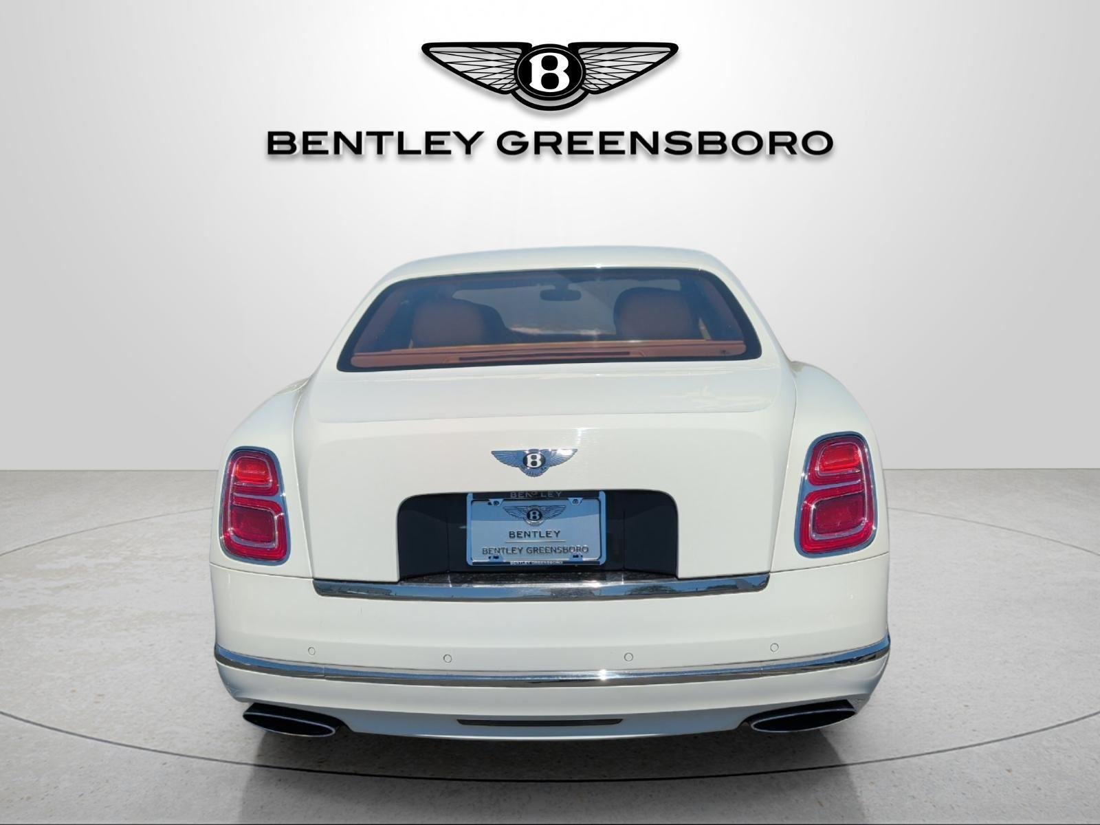 Used 2017 Glacier White Bentley Base image 13