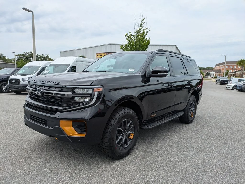 New 2026 Agate Black Metallic Ford Tremor image 9