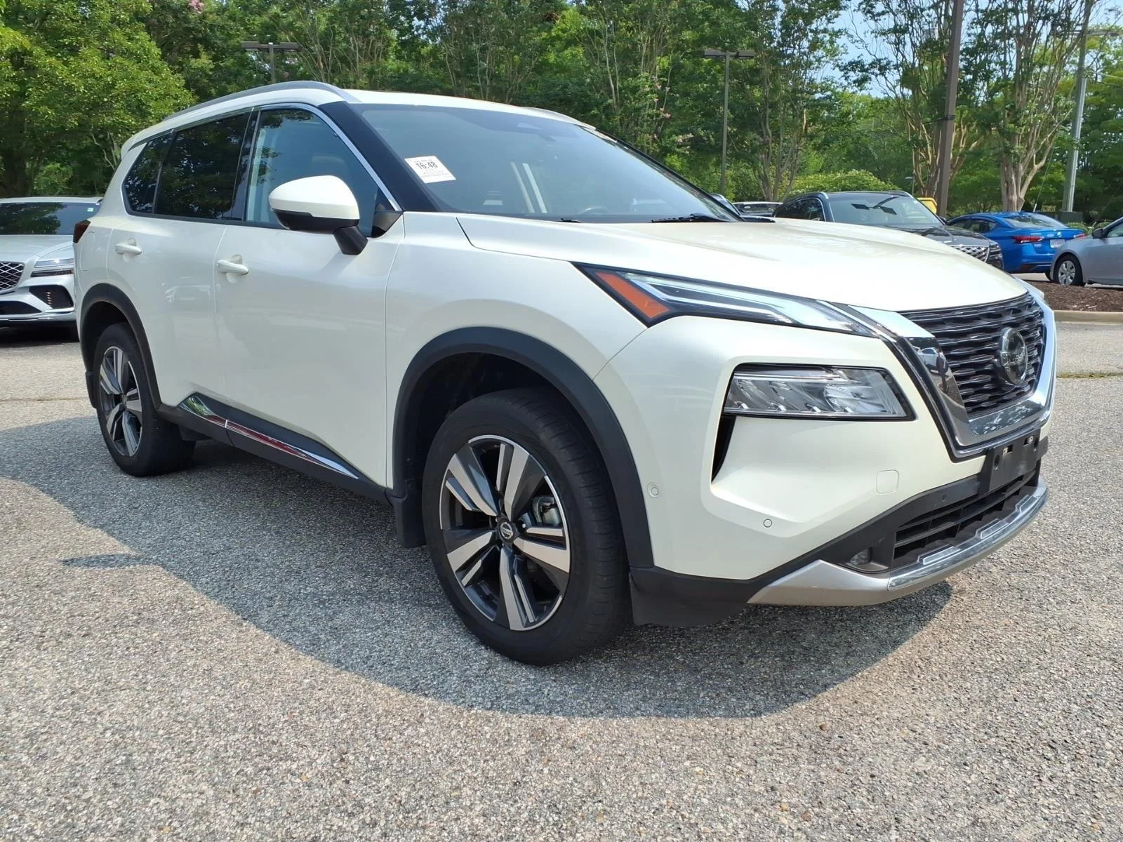 Used 2021 Pearl White Tricoat Nissan Platinum image 4