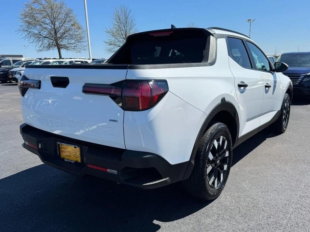 Used 2026 White Hyundai SEL image 3