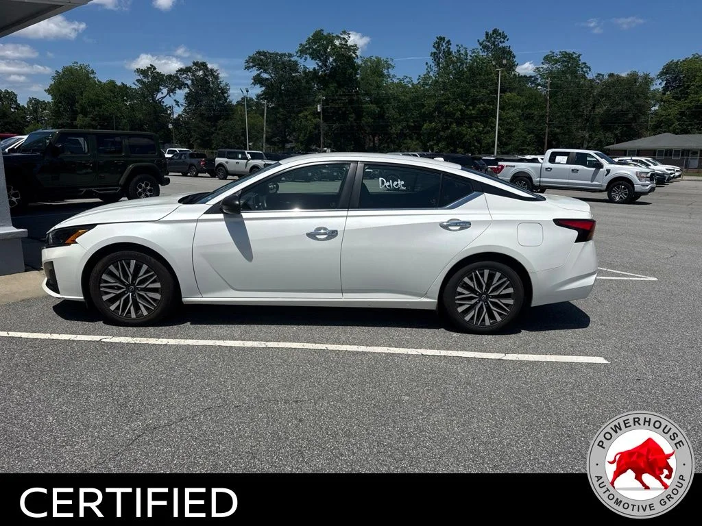 Used 2024 White Nissan 2.5 SV image 4