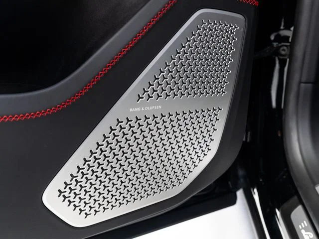 Used 2025 Black Lamborghini SE image 57