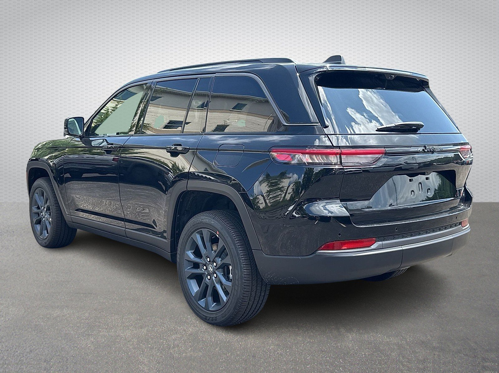 New 2026 Diamond Black Crystal Pearlcoat Jeep 85th Anniversay Edition 4x4 image 4