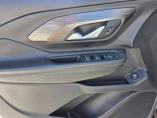 Used 2022 White GMC SLE image 16