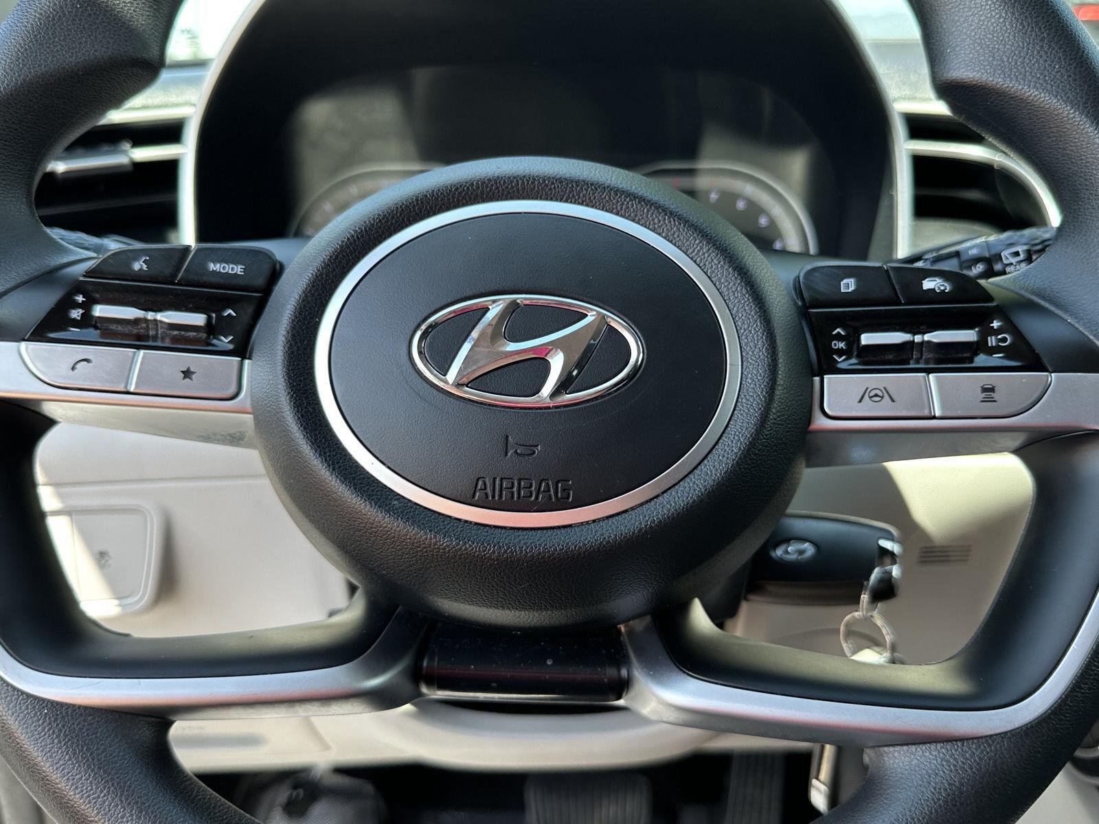 Used 2024 White Hyundai SE image 29
