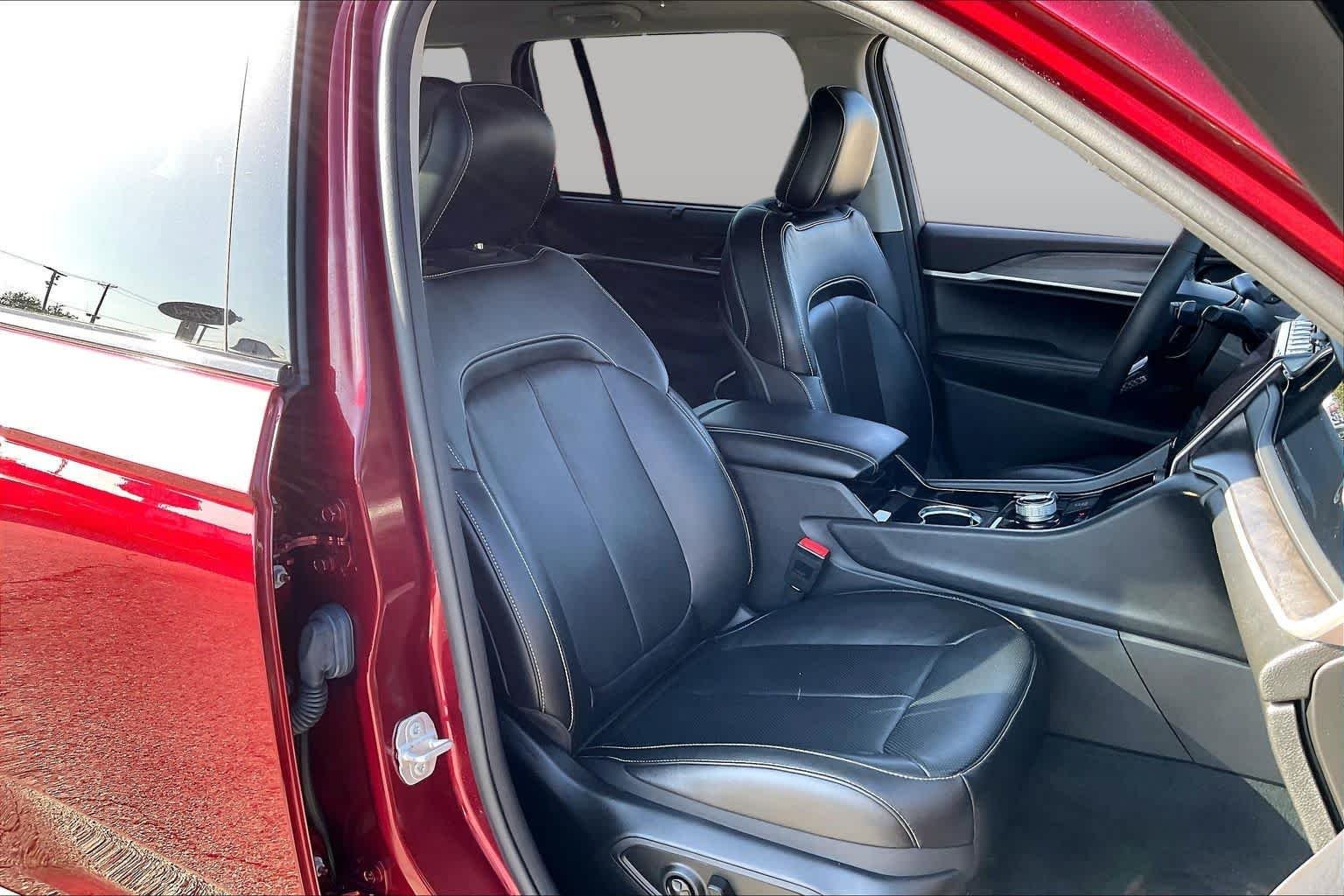 Certified Used 2023 Velvet Red Pearlcoat Jeep Limited image 9