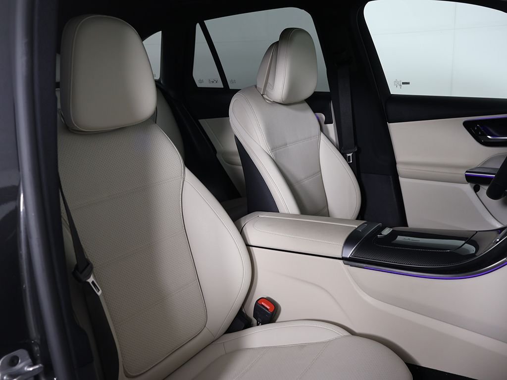 Used 2025 Gray Mercedes-Benz GLC 300 image 32