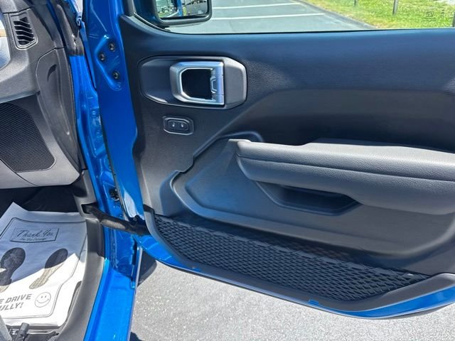 New 2026 Hydro Blue Pearl-Coat Exterior Paint Jeep Sport S image 9