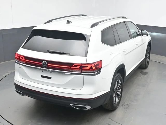 Used 2024 White Volkswagen 2.0T SE image 40