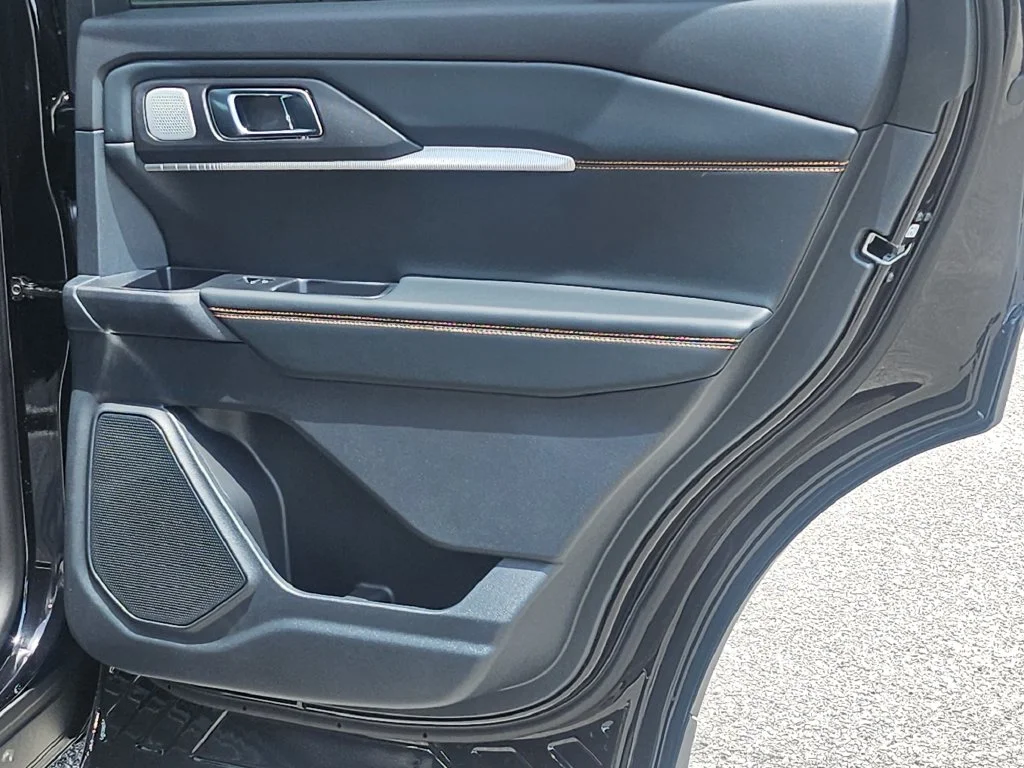 New 2026 Agate Black Metallic Ford Tremor® image 39