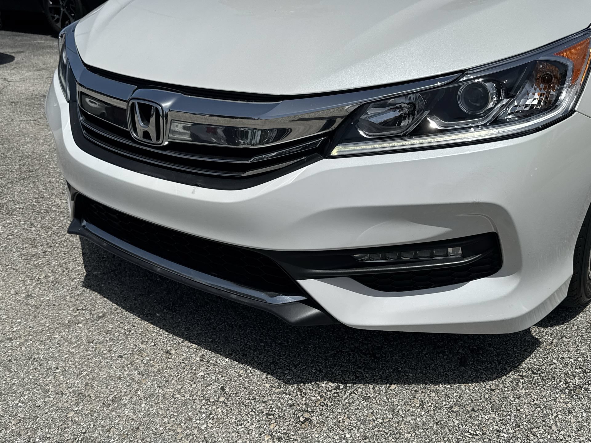 Used 2017 White Honda EX image 11