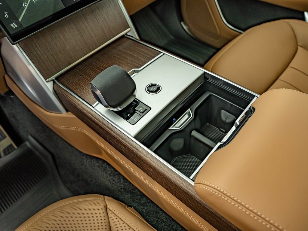 New 2026 Santorini Black Land Rover SE image 27