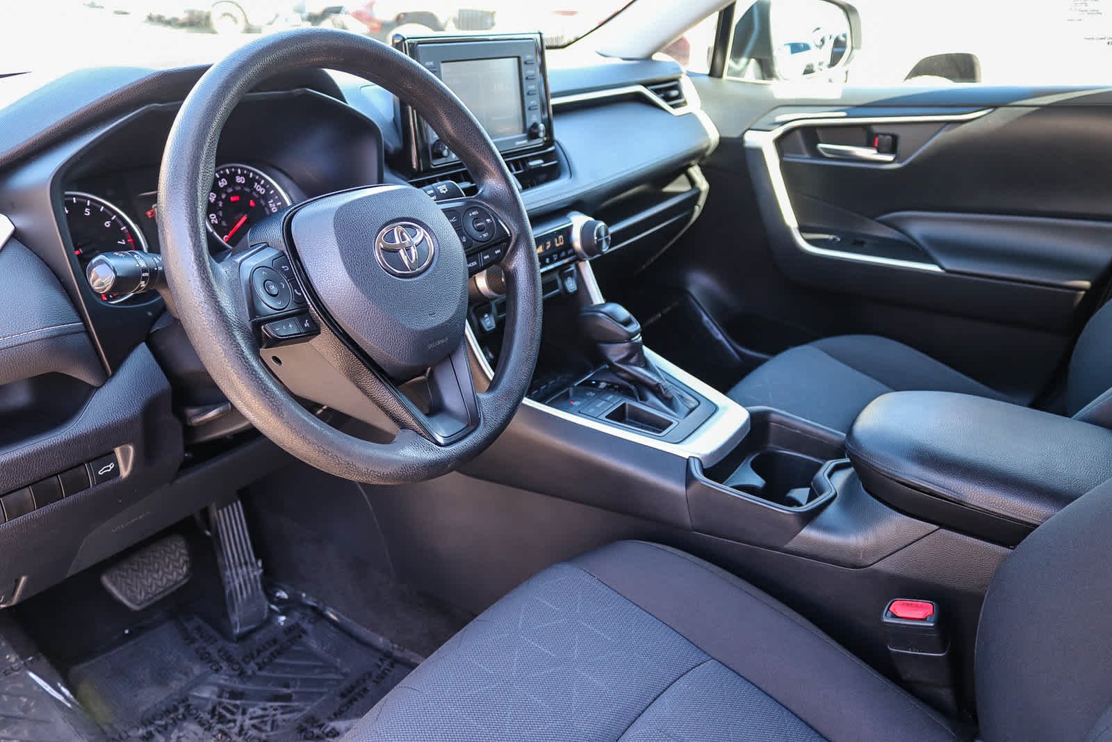 Used 2021 Silver Sky Metallic Toyota XLE image 17