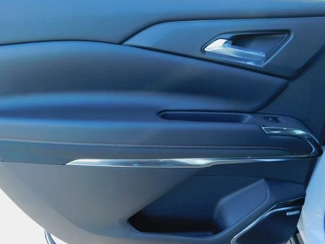 New 2026 Polar White Tricoat Chevrolet RS image 24