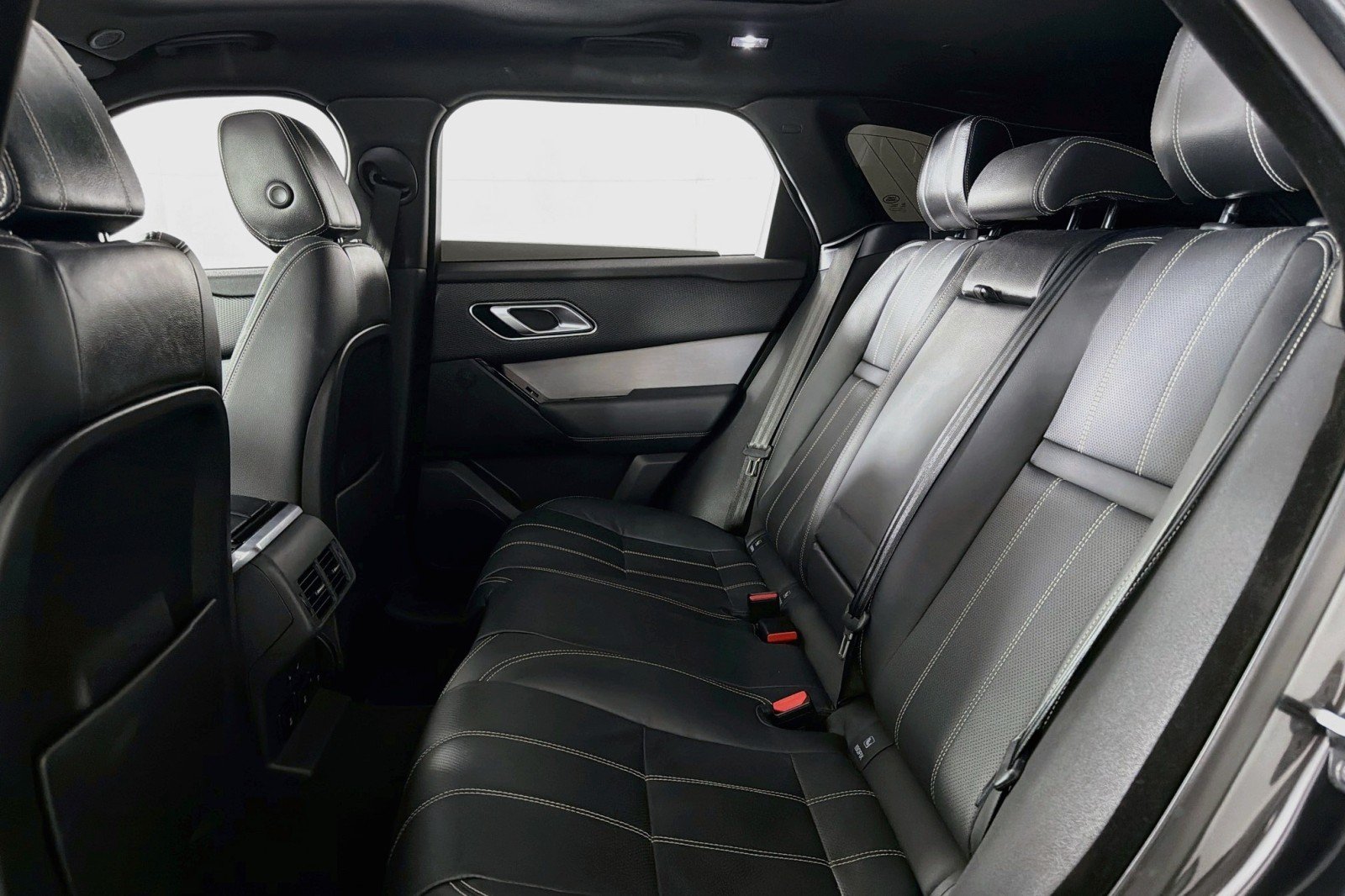 Used 2021 Carpathian Grey Premium Metallic Land Rover R-Dynamic S image 8
