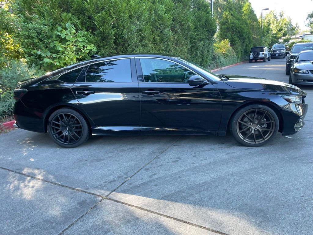 Used 2018 Crystal Black Pearl Honda Sport image 3