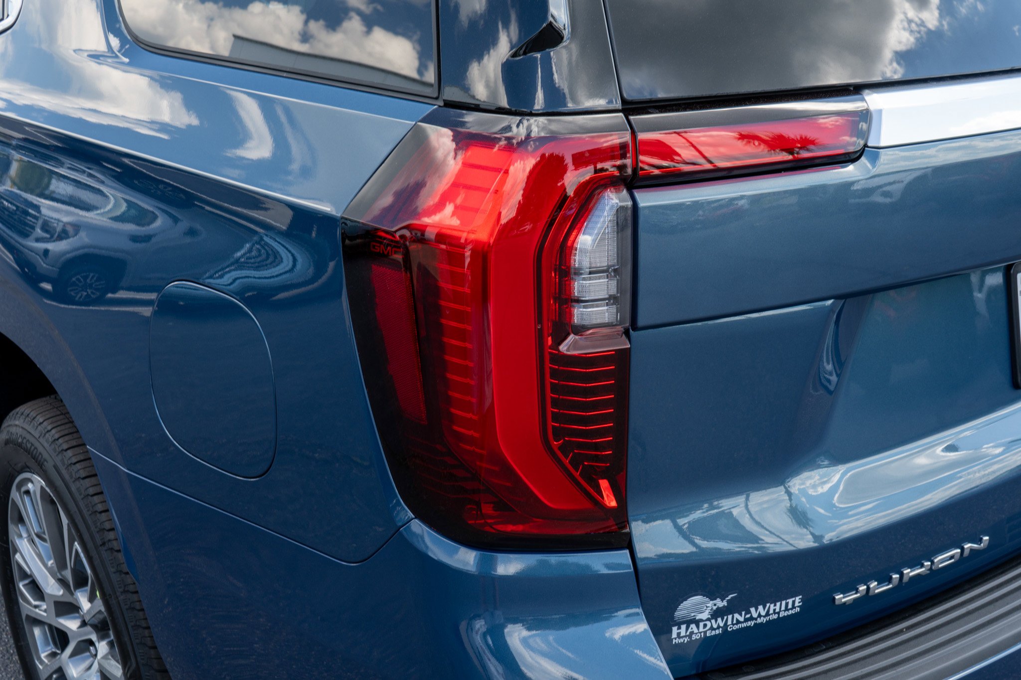2026 GMC Yukon Denali - Photo 10