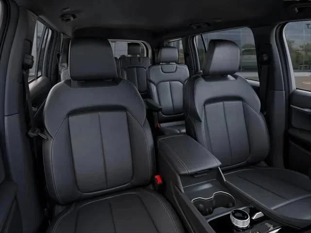 New 2025 Bright White Clear-Coat Exterior Paint Jeep Limited image 61