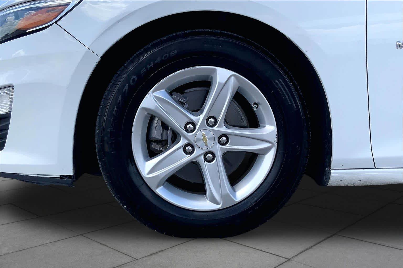 Used 2023 Summit White Chevrolet LT image 11