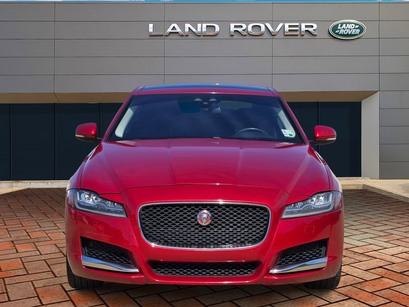 Used 2017  Jaguar 35t Premium image 2