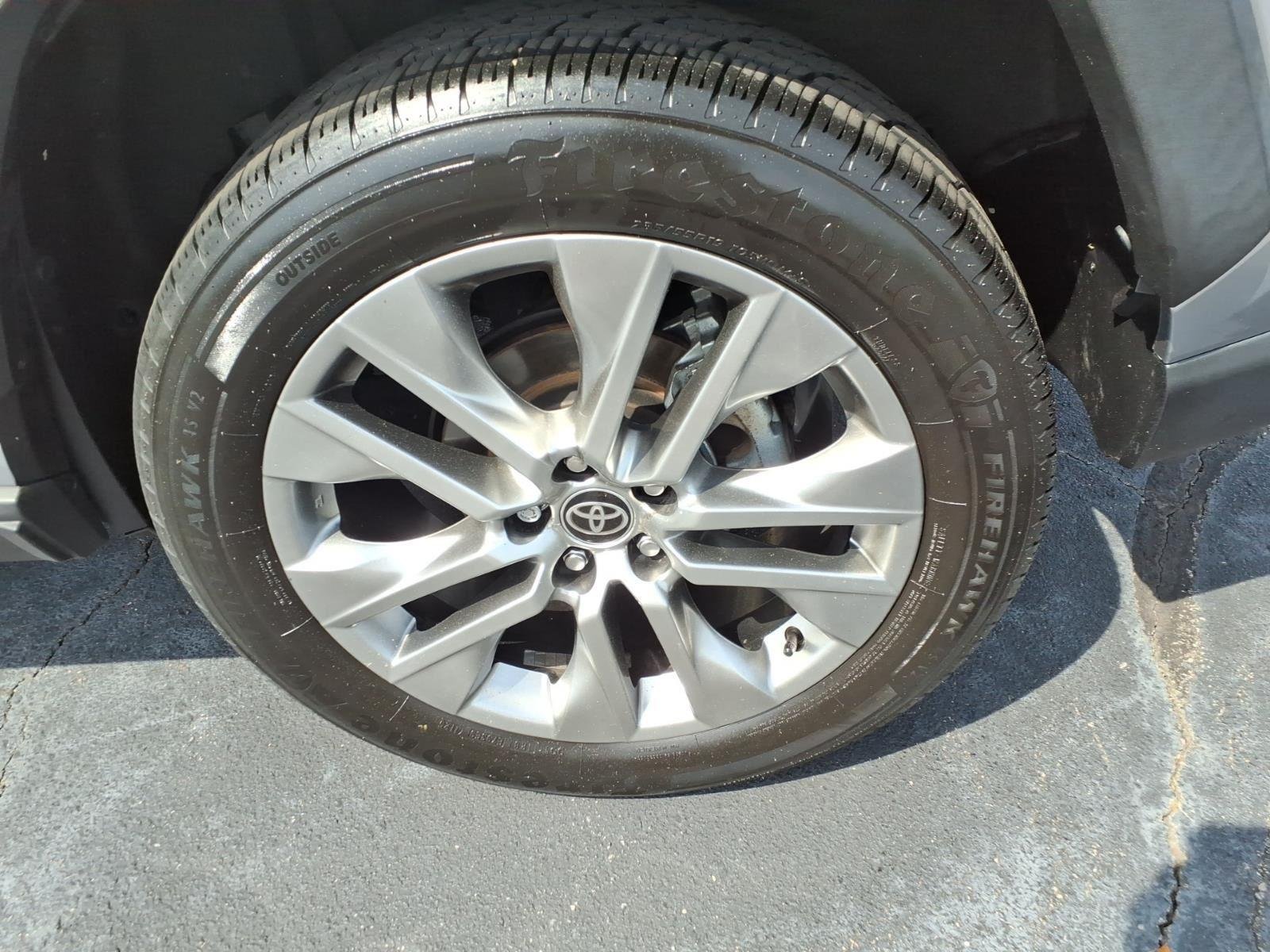 Used 2023 Silver Sky Metallic Toyota XLE Premium image 14