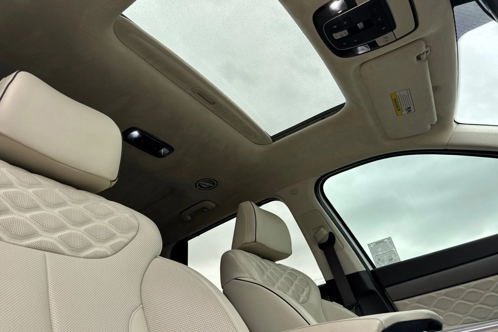Used 2020 Hyper White Hyundai Limited image 21