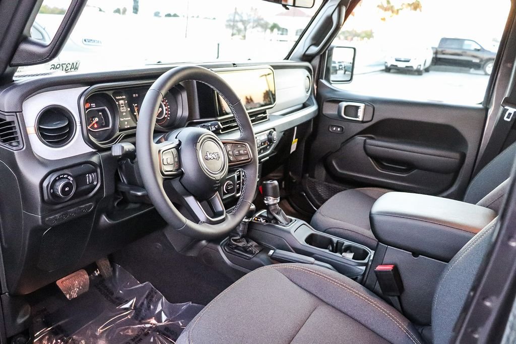 New 2026 Crystal Metallic Jeep California Edition image 22