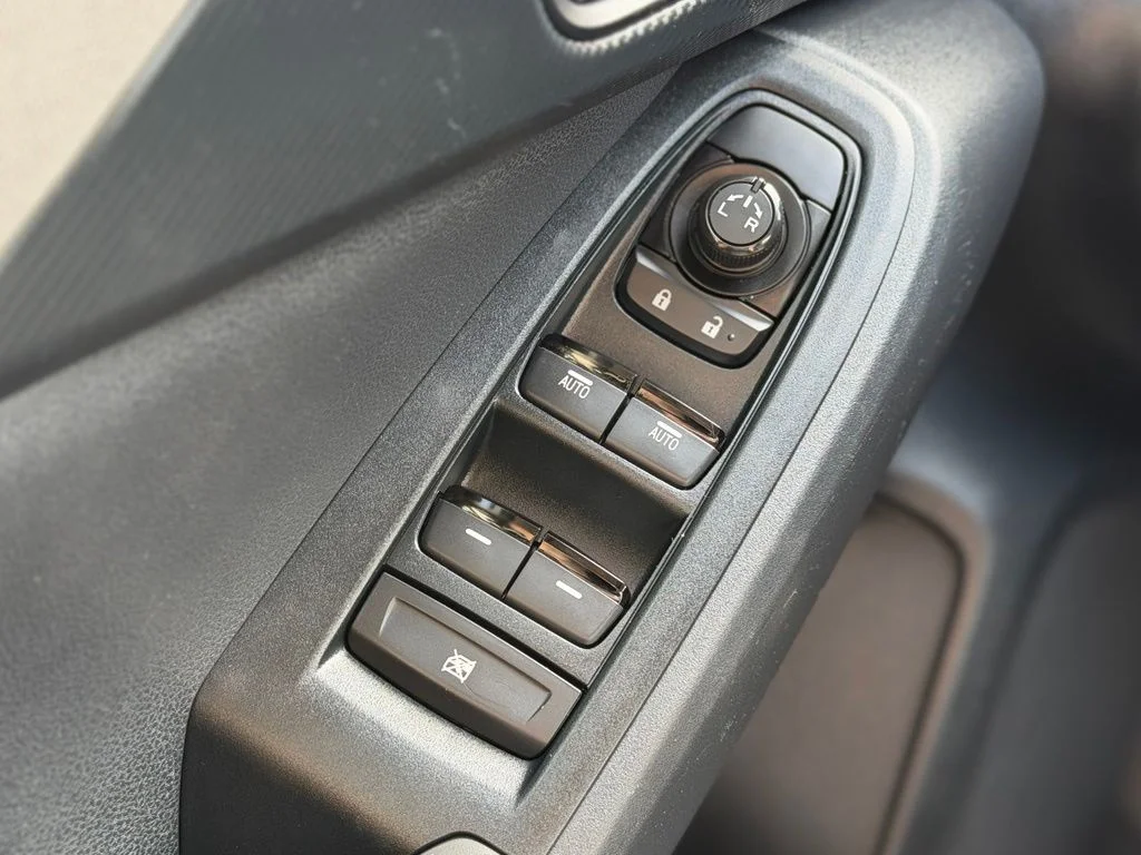 Used 2024 White Subaru Base image 18